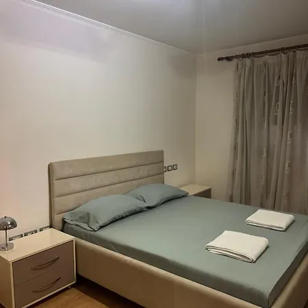 Modern In Center- Bllok Appartement